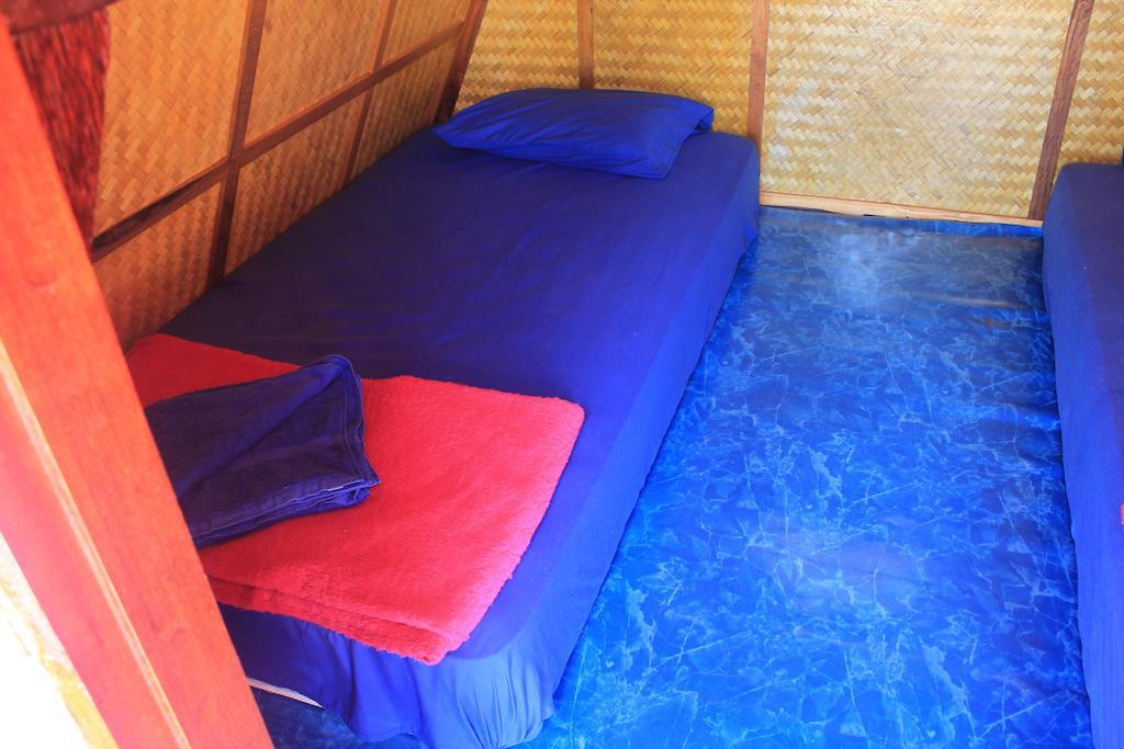New Hut לאמאי ביץ'